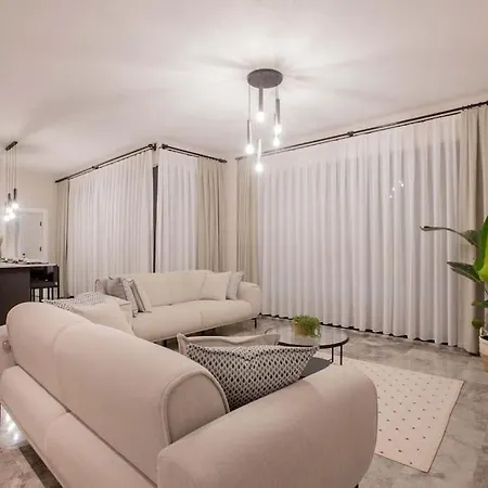Doga Manzarali Havuzlu Nord 2 Villa